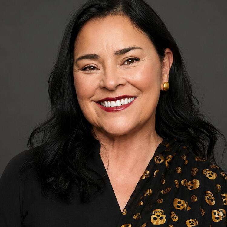 Diana Gabaldon Image of one of the World's most celebrated historical fiction author.