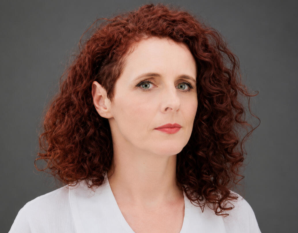 Maggie O'Farrell Image of Acclaimed literary author, Maggie O'Farrell, best known for her book, Hamnet.